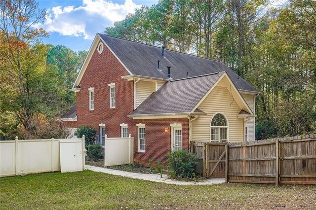 100 Hamilton Glen Court, Fayetteville, GA 30215