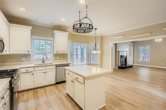100 Hamilton Glen Court, Fayetteville, GA 30215