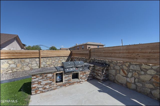 11896 Mesquite Miel Drive, El Paso, TX 79934