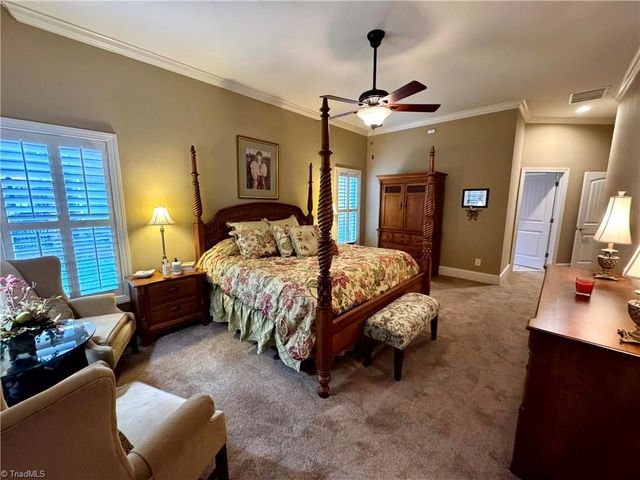 5563 Foxgate Circle, Winston-salem, NC 27106