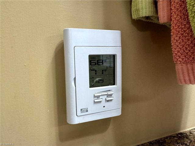 5563 Foxgate Circle, Winston-salem, NC 27106