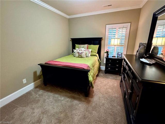 5563 Foxgate Circle, Winston-salem, NC 27106