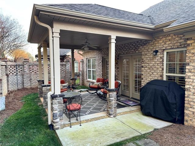 5563 Foxgate Circle, Winston-salem, NC 27106