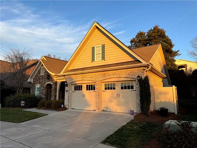 5563 Foxgate Circle, Winston-salem, NC 27106