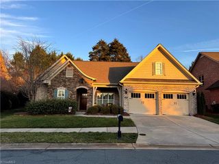 5563 Foxgate Circle, Winston-salem, NC 27106