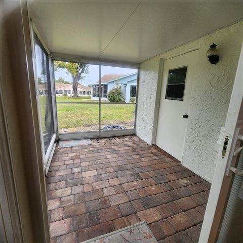 511 FINSBURY CIRCLE B, Sun City Center, FL 33573