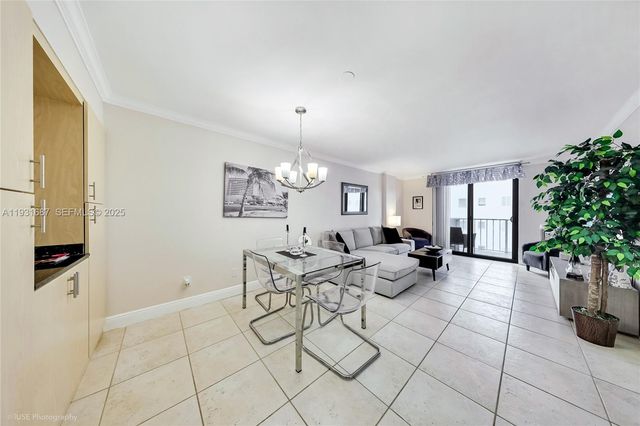 4301 Collins Ave 803, Miami Beach, FL 33140