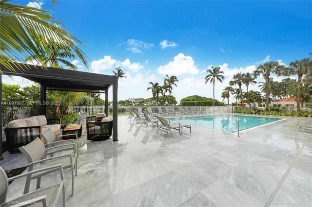 4301 Collins Ave 803, Miami Beach, FL 33140
