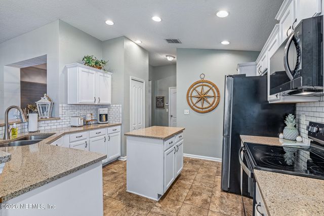 1353 CAMP RIDGE Lane, Middleburg, FL 32068