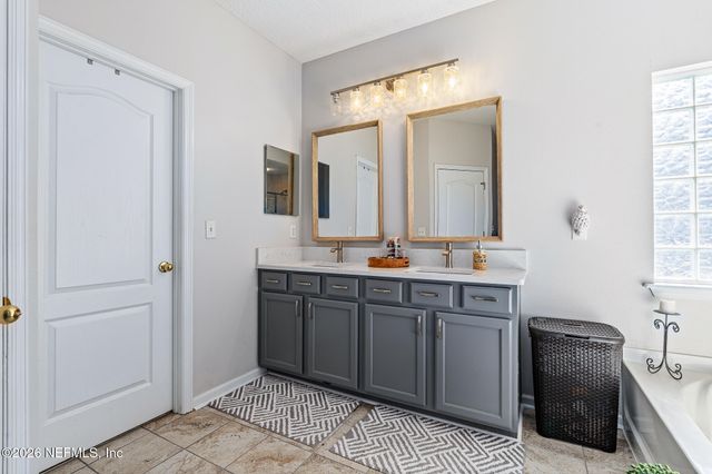 1353 CAMP RIDGE Lane, Middleburg, FL 32068