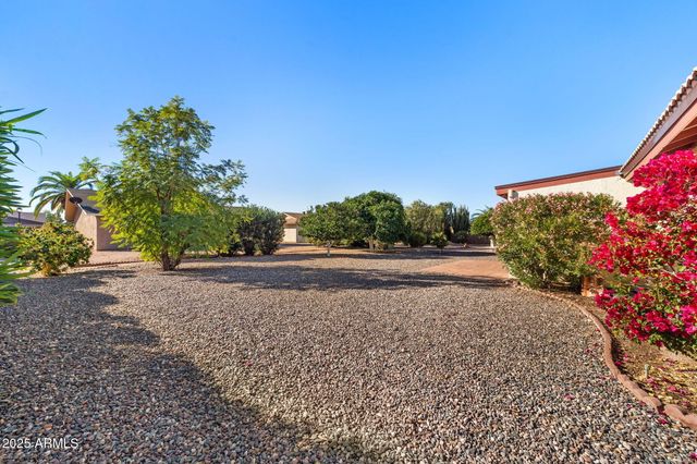 821 LEISURE WORLD --, Mesa, AZ 85206