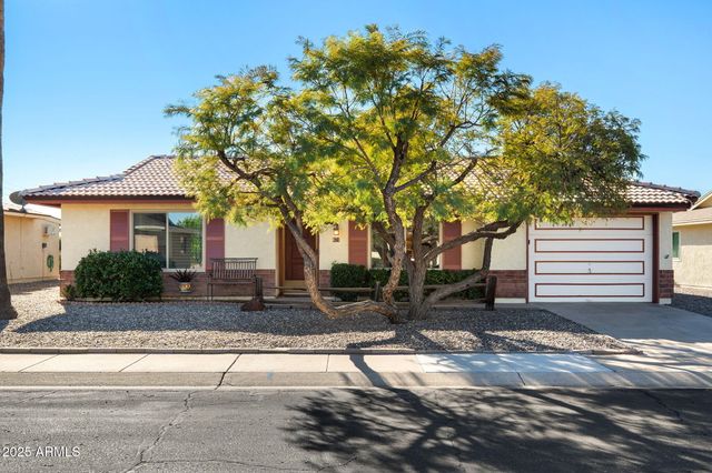 821 LEISURE WORLD --, Mesa, AZ 85206