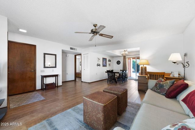 821 LEISURE WORLD --, Mesa, AZ 85206