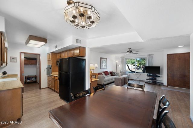 821 LEISURE WORLD --, Mesa, AZ 85206