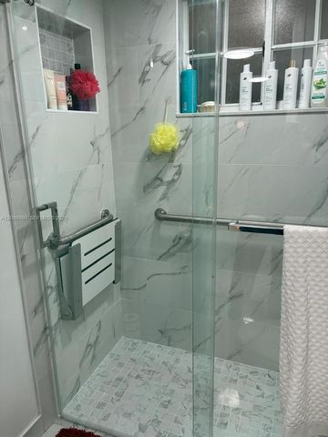 2403 W 76th Street 102, Hialeah, FL 33016