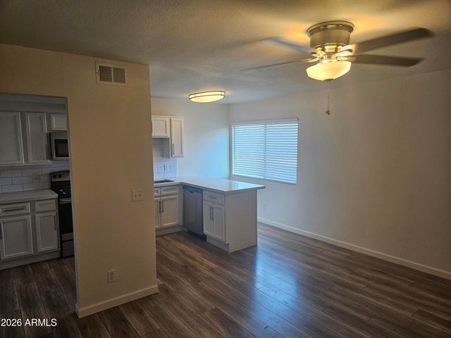 1330 E HIGHLAND Avenue 28A, Phoenix, AZ 85014