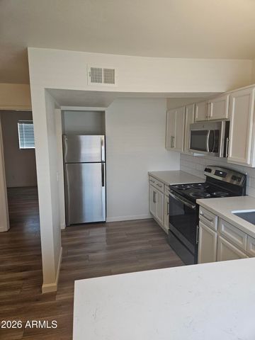 1330 E HIGHLAND Avenue 28A, Phoenix, AZ 85014