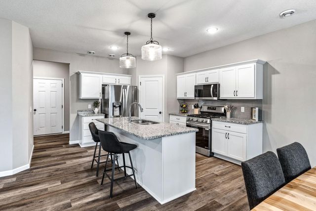 6822 102nd Street S, Cottage Grove, MN 55016