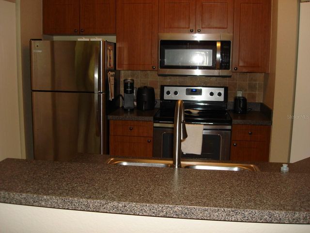 2141 PORTOFINO PLACE 8-2816, Palm Harbor, FL 34683