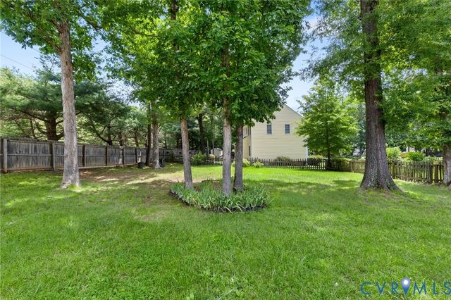 1642 Fairfield Green Rd, Henrico, VA 23238