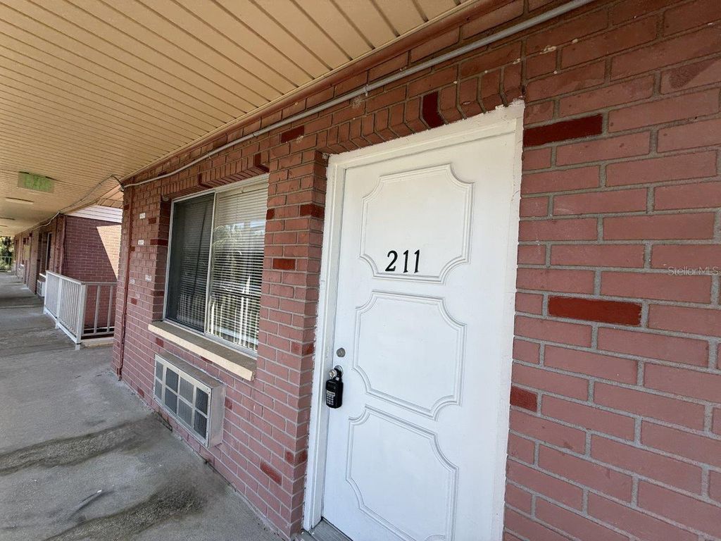 3301 58TH AVENUE S 211, St Petersburg, FL 33712