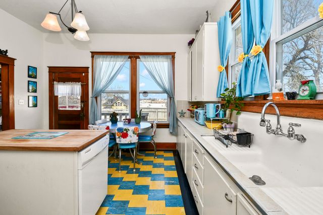 823 W Walnut Street, Springfield, MO 65806