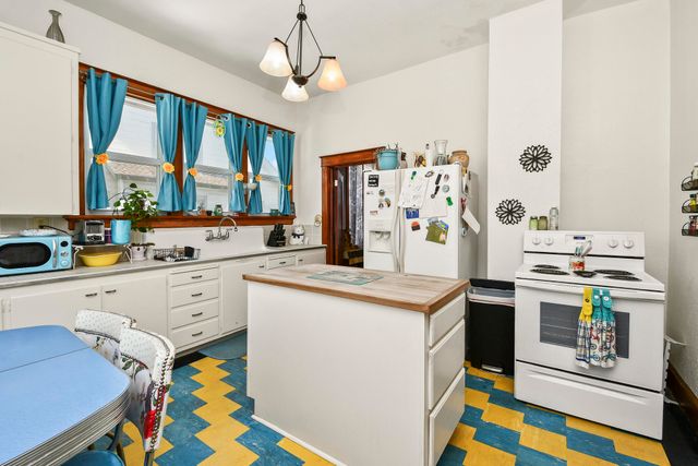 823 W Walnut Street, Springfield, MO 65806