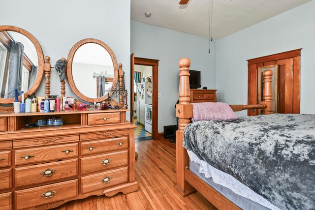 823 W Walnut Street, Springfield, MO 65806