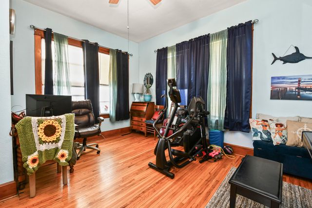 823 W Walnut Street, Springfield, MO 65806