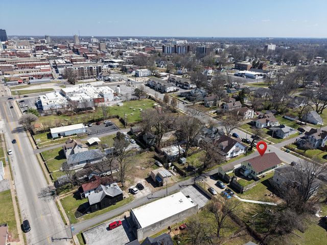 823 W Walnut Street, Springfield, MO 65806