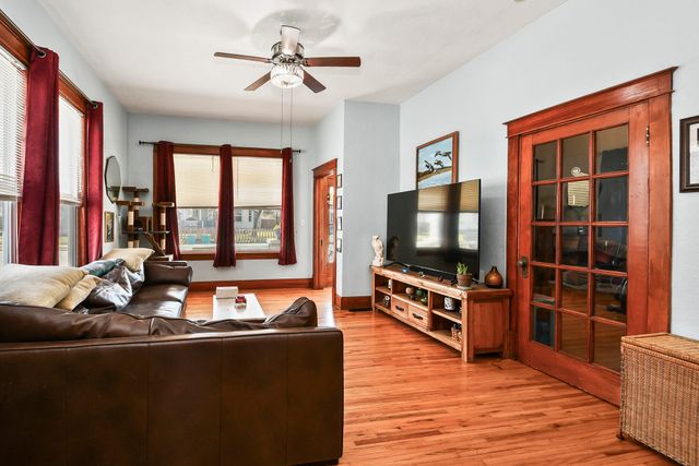 823 W Walnut Street, Springfield, MO 65806