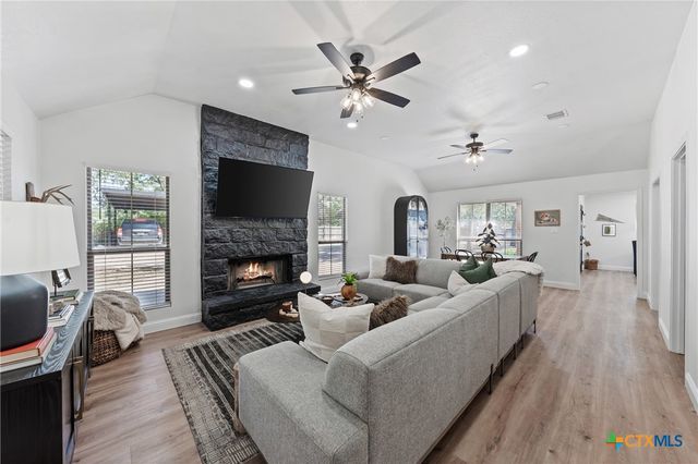 103 County Road 424b, Lorena, TX 76655