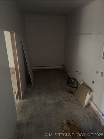 2022 W Archdale Drive, Broken Arrow, OK 74014