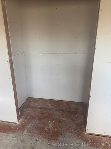 2022 W Archdale Drive, Broken Arrow, OK 74014