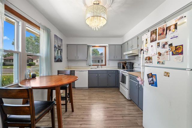 605 E 10TH STREET, Fond Du Lac, WI 54935