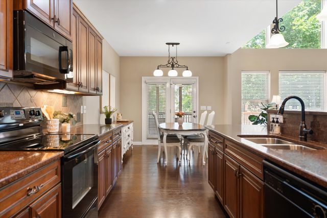 1406 Wayfield Ln, Mount Juliet, TN 37122