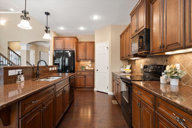1406 Wayfield Ln, Mount Juliet, TN 37122