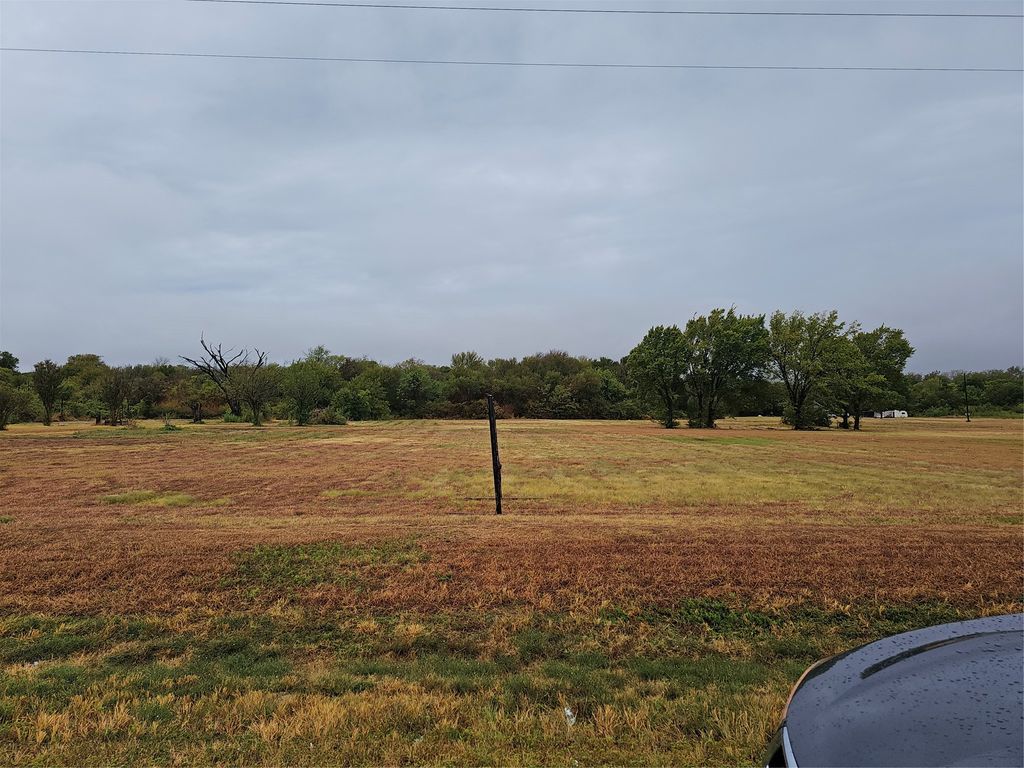 1105 S I-45, Ennis, TX 75119