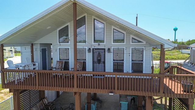 4702 Bayou Lane, Hitchcock, TX 77563