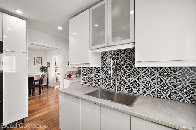 1036 Irving Avenue, Royal Oak, MI 48067