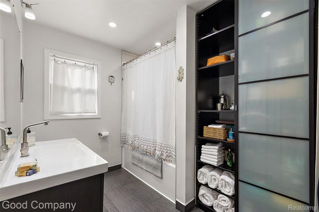 1036 Irving Avenue, Royal Oak, MI 48067