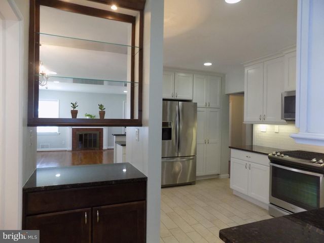 138 S ABINGDON ST, Arlington, VA 22204