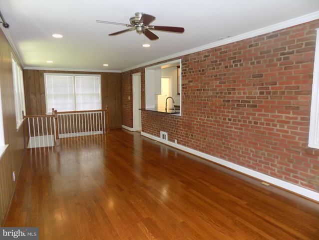 138 S ABINGDON ST, Arlington, VA 22204