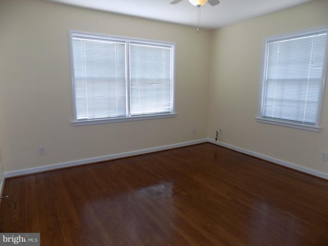 138 S ABINGDON ST, Arlington, VA 22204