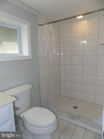 138 S ABINGDON ST, Arlington, VA 22204