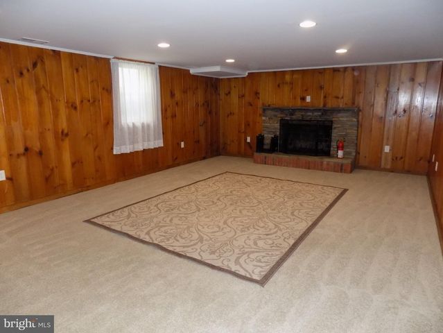 138 S ABINGDON ST, Arlington, VA 22204