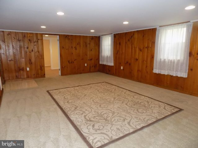 138 S ABINGDON ST, Arlington, VA 22204