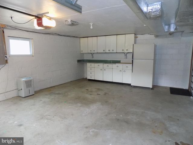 138 S ABINGDON ST, Arlington, VA 22204