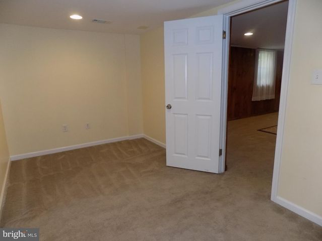 138 S ABINGDON ST, Arlington, VA 22204