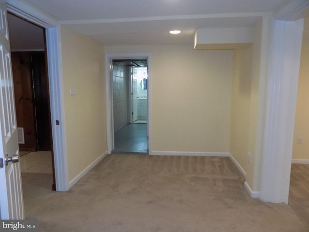 138 S ABINGDON ST, Arlington, VA 22204